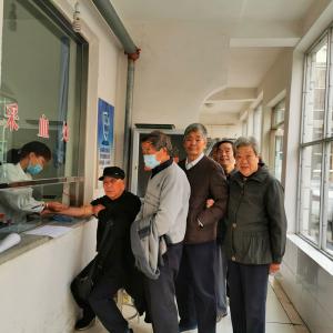重陽敬老 情暖金秋——集團(tuán)公司開展敬老助老、關(guān)愛老職工活動